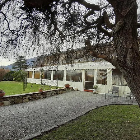 Antico Casale - L'essenza Di Un Posto Incantato Couette-café Borgofranco d'Ivrea