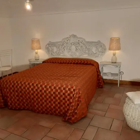 Antico Casale - L'essenza Di Un Posto Incantato Couette-café *