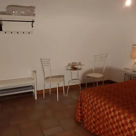 Couette-café Antico Casale - L'essenza Di Un Posto Incantato *